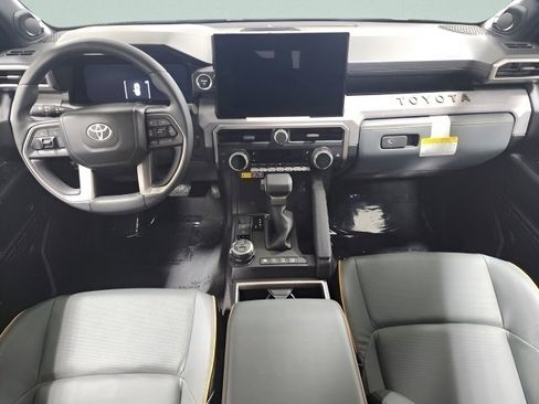 Used 2025 Toyota 4Runner Trailhunter image 2