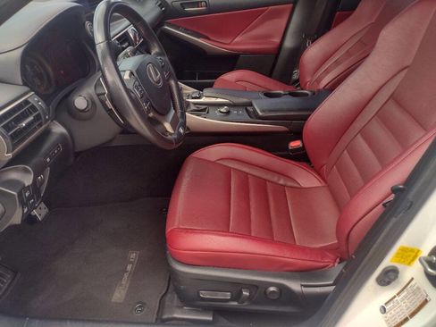 Used 2019 Lexus IS 300 image 39