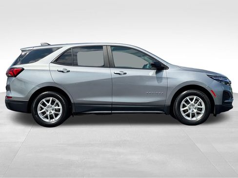 Used 2023 Chevrolet Equinox LS w/ LS Convenience Package FWD image 8