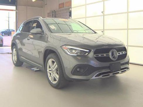 Used 2021 Mercedes-Benz GLA 250 4MATIC w/ Premium Package image 2