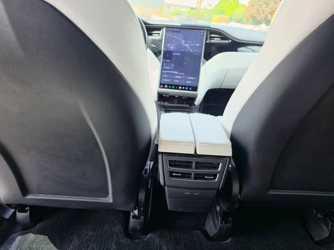 Used 2020 Tesla Model X Long Range AWD/4WD image 33