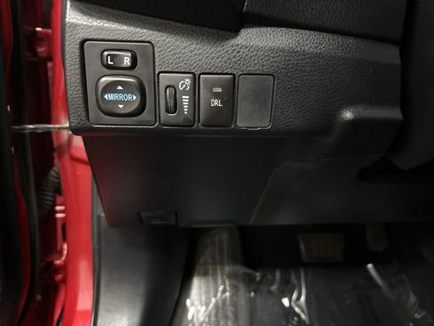 Used 2015 Toyota Corolla S image 32