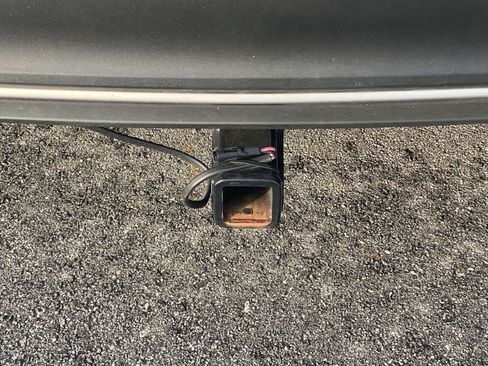 Used 2017 Ford Edge Titanium w/ Technology Package image 12