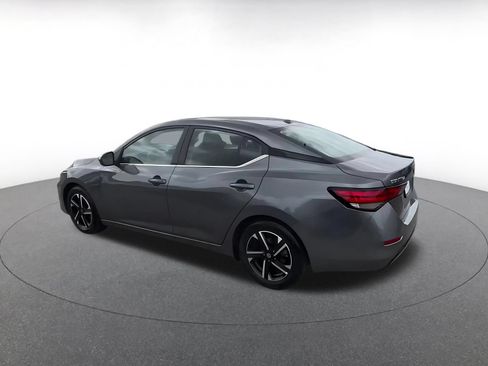Used 2025 Nissan Sentra SV FWD image 9