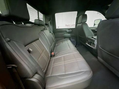 Used 2024 Chevrolet Silverado 2500 High Country image 31