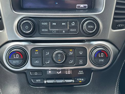 Used 2018 Chevrolet Suburban LS AWD/4WD image 24