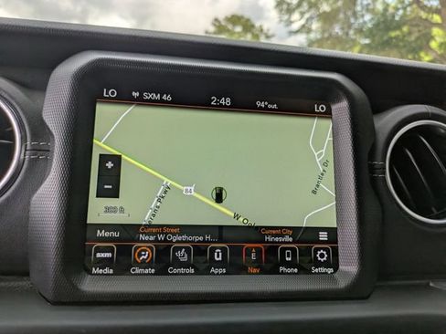 Used 2022 Jeep Wrangler Unlimited Sahara w/ Cold Weather Group AWD/4WD image 22