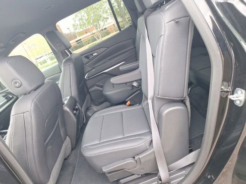 Used 2025 Chevrolet Traverse LT image 22