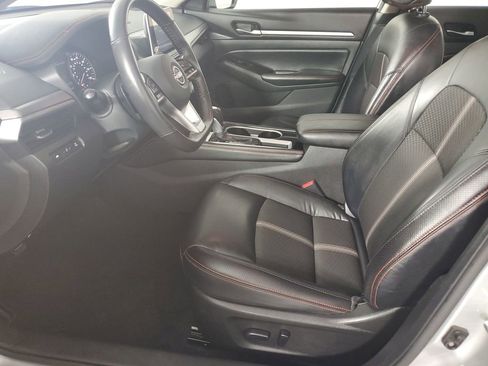 Used 2024 Nissan Altima 2.5 SR FWD image 11
