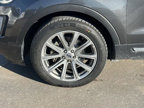 Used 2017 Ford Explorer Limited image 3