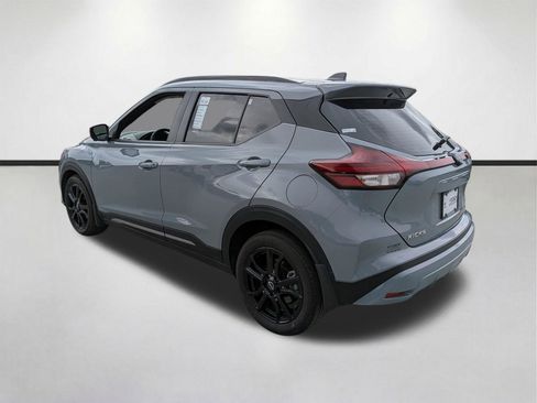 Used 2022 Nissan Kicks SR w/ Interior Electronics Package FWD image 6