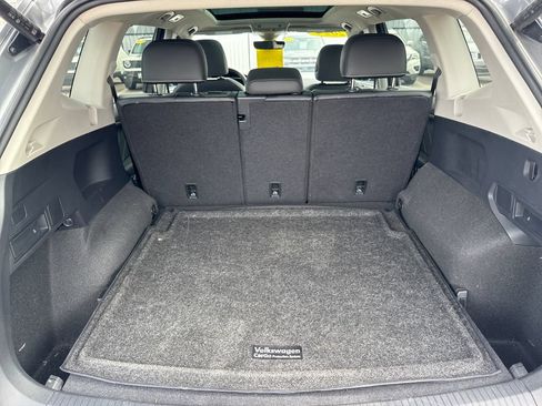 Used 2024 Volkswagen Tiguan SE w/ Panoramic Sunroof Package AWD/4WD image 21