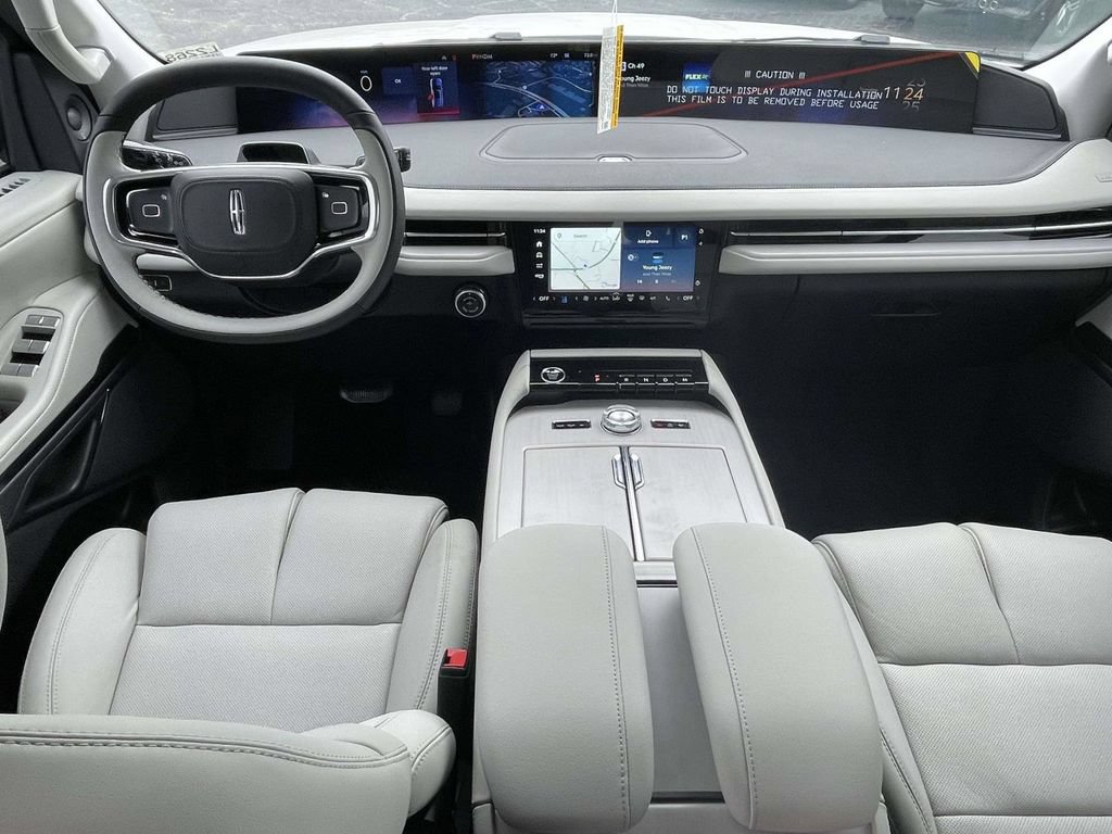 New 2026 Lincoln Navigator Premiere AWD/4WD image 11