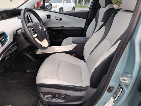 Used 2018 Toyota Prius Four w/ Advanced Technology Package FWD image 15