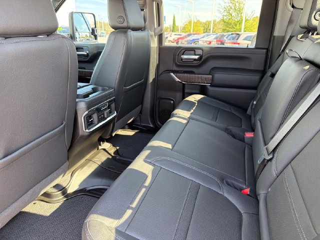 Used 2023 GMC Sierra 2500 Denali w/ Denali Black Diamond Edition AWD/4WD image 21