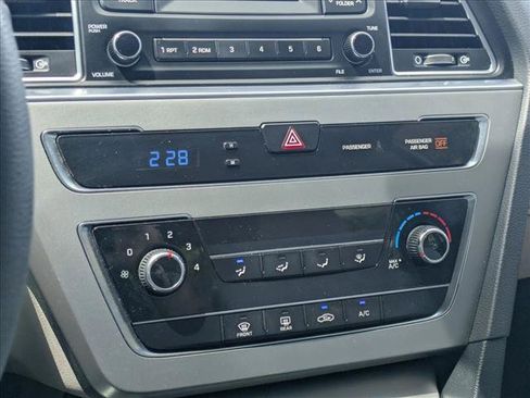 Used 2015 Hyundai Sonata SE FWD image 13