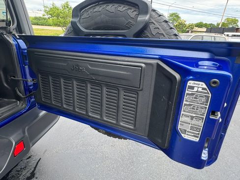 Used 2020 Jeep Wrangler Unlimited Sahara AWD/4WD image 52