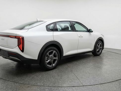 Used 2025 Kia K4 FWD image 9