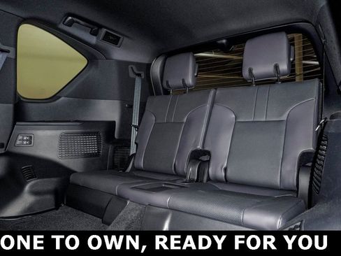 Used 2025 Lexus LX 700h Overtrail image 19