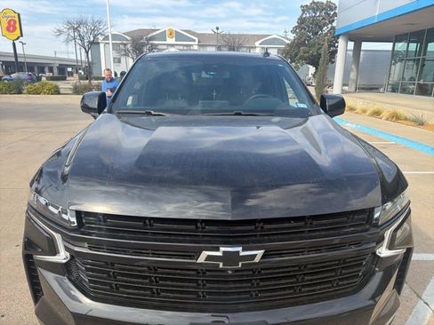 Used 2024 Chevrolet Suburban RST w/ Luxury Package image 3