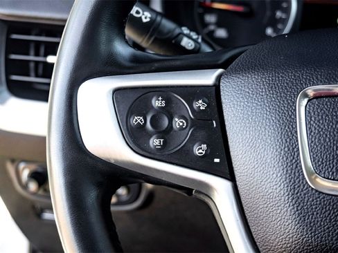 Used 2024 GMC Terrain SLT image 18