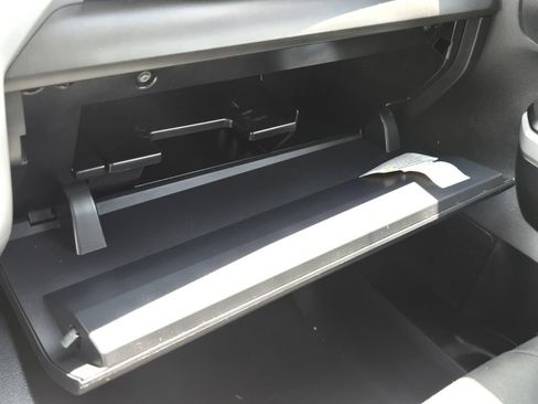 Used 2020 Toyota Tundra SR5 w/ SR5 Upgrade Package RWD image 20