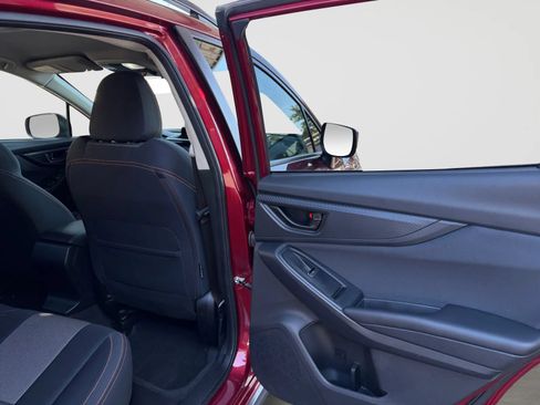 Used 2019 Subaru Crosstrek 2.0i Premium AWD/4WD image 17
