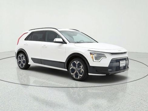 Used 2023 Kia Niro EX Touring FWD image 3
