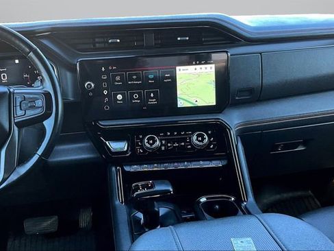 Used 2023 GMC Sierra 1500 AT4 w/ AT4 Premium Package AWD/4WD image 6