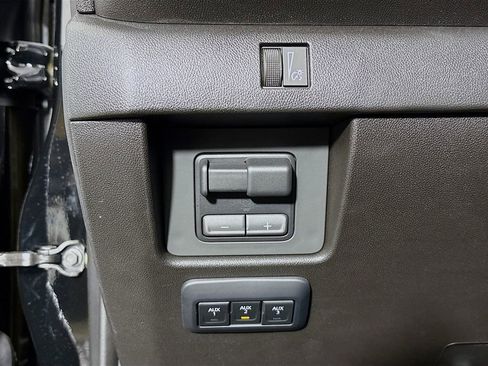 New 2026 Chevrolet Colorado Trail Boss w/ Off-Road Front Bumper Package image 10