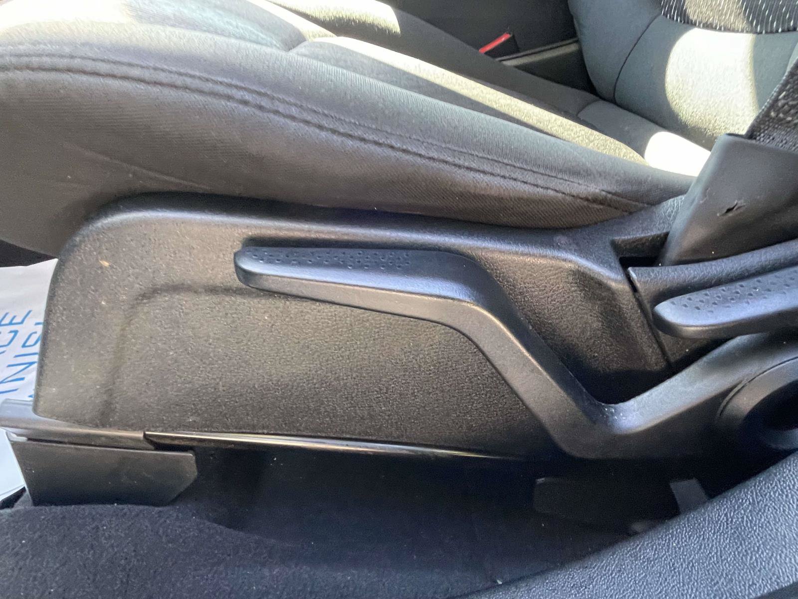 Used 2020 Dodge Journey SE w/ Blacktop Package FWD image 16