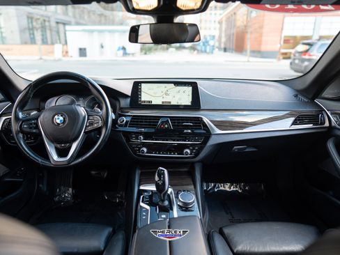 Used 2018 BMW 530e w/ Premium Package 2 RWD image 14