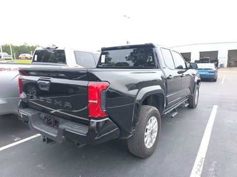 Certified 2025 Toyota Tacoma SR5 AWD/4WD image 4