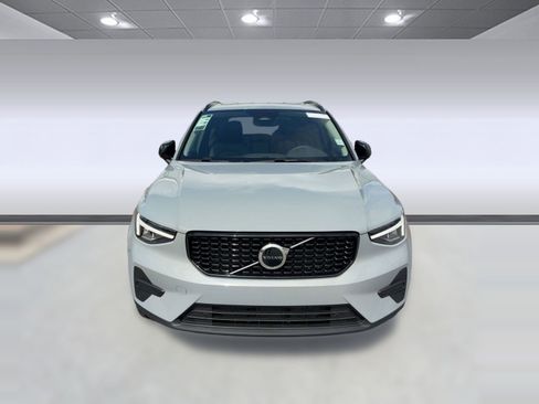 New 2026 Volvo XC40 B5 Core w/ Protection Package image 6