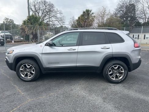 Used 2019 Jeep Cherokee Trailhawk w/ Trailer Tow Group image 2