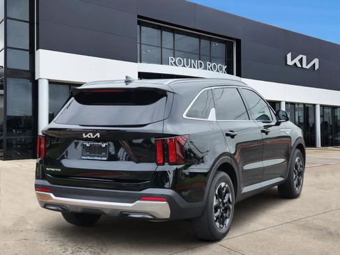 Certified 2024 Kia Sorento S FWD image 6