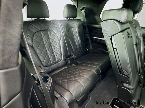 Used 2023 BMW X7 xDrive40i w/ Executive Package image 29