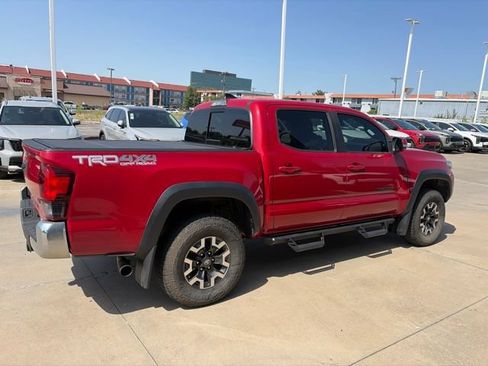 Used 2019 Toyota Tacoma TRD Off-Road AWD/4WD image 2