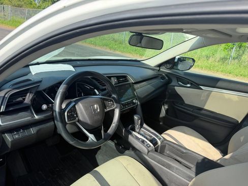 Used 2019 Honda Civic EX image 11