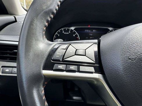 Used 2023 Nissan Altima 2.5 SR FWD image 25
