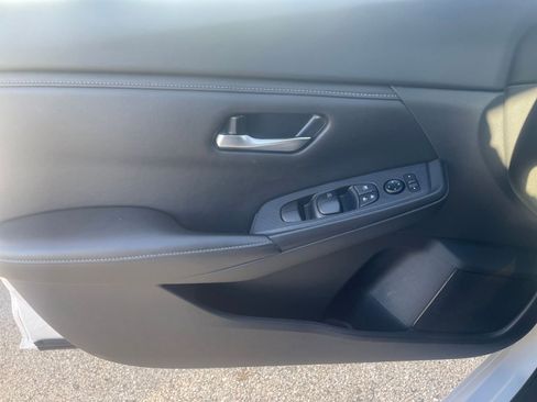 Used 2025 Nissan Sentra SV image 18