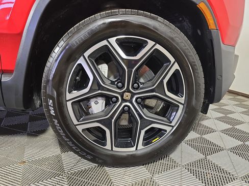 Used 2025 Rivian R1S Adventure image 11