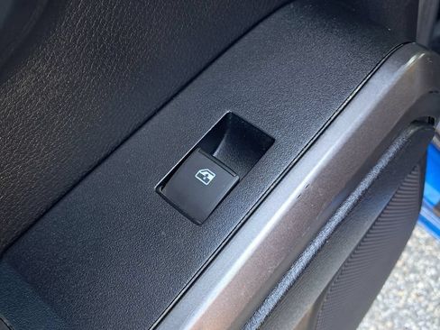 Used 2018 Toyota Tacoma TRD Sport AWD/4WD image 15
