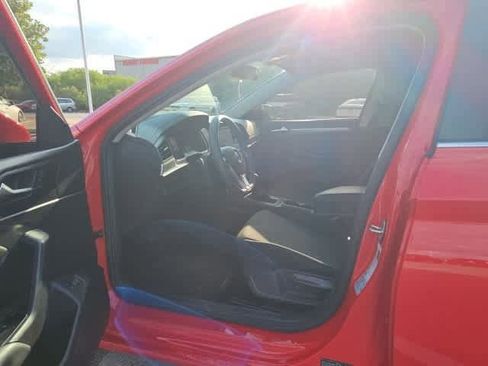 Used 2019 Volkswagen Jetta S image 9