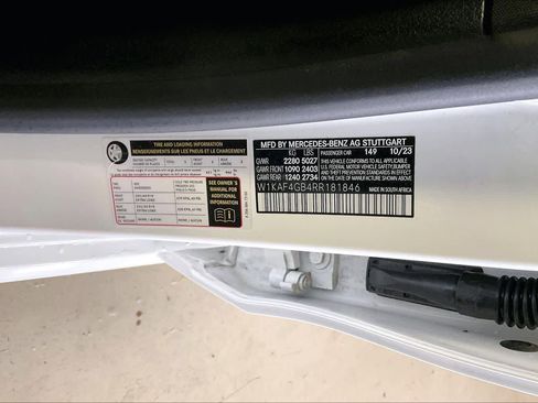 Used 2024 Mercedes-Benz C 300 Sedan image 33