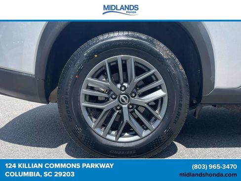 Used 2024 Nissan Rogue S FWD image 7