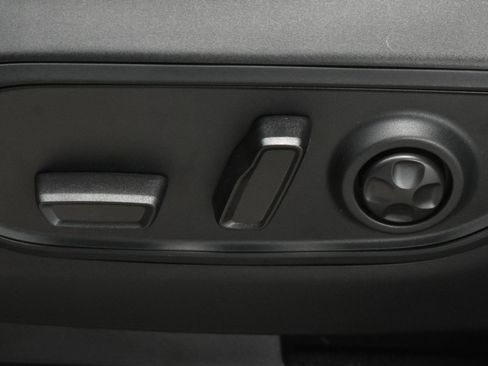 New 2025 Jeep Grand Cherokee Limited w/ Trailer Tow Package image 12