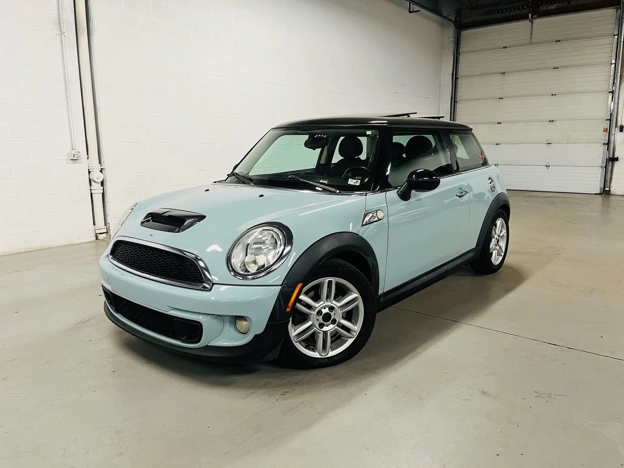 Used 2011 MINI Cooper S FWD image 1