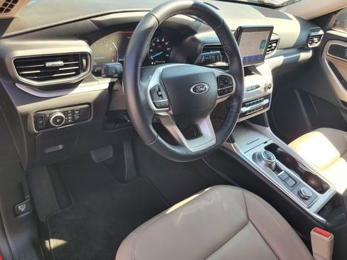 Certified 2023 Ford Explorer XLT w/ Equipment Group 202A image 9