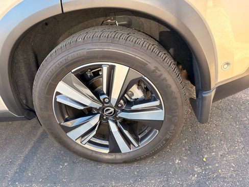 Used 2023 Nissan Rogue Platinum w/ Platinum Premium Package FWD image 7
